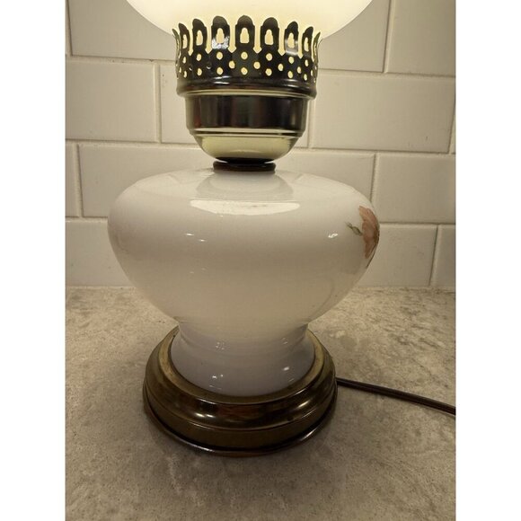 Vintage Milk glass electric hurricane lamp with brass base and floral motifs. - Picture 6 of 16